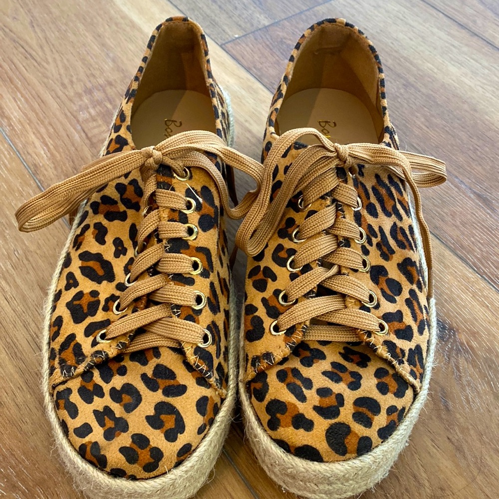 BONNIBEL  Animal print lace walking shoes. Very good condition..